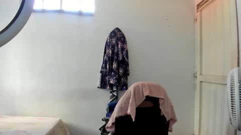 Snapshot of slone03 chatting on 05/05/26, 02:03 slone03 online show from 05/05/26, 02:03