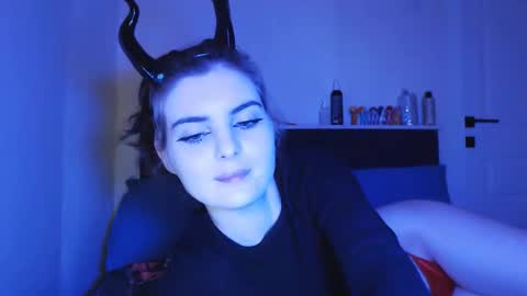 Snapshot of sloomonata chatting on 10/28/25, 02:04 sloomonata online show from 10/28/25, 02:04