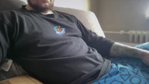 just chillin online show from 11/04/25, 07:29