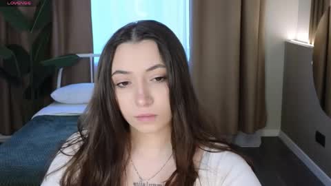 Emilia online show from 04/01/26, 12:17