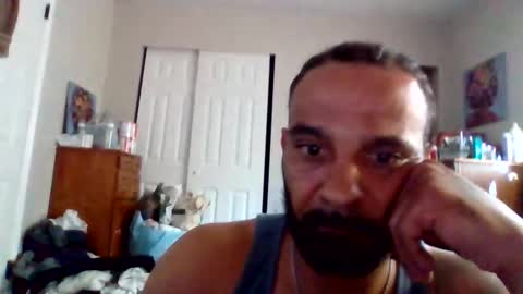 Snapshot of slowmotion801385 chatting on 05/05/26, 11:24 slowmotion801385 online show from 05/05/26, 11:24