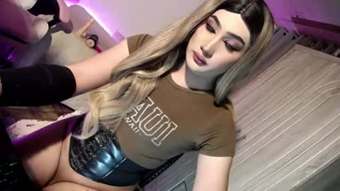 Snapshot of slut_bigcock chatting on 07/14/26, 10:21 Nathalie online show from 07/14/26, 10:21