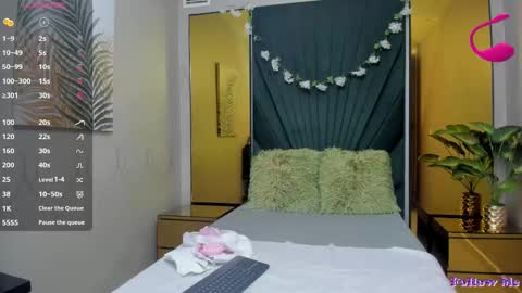 Paola  online show from 02/13/25, 11:17