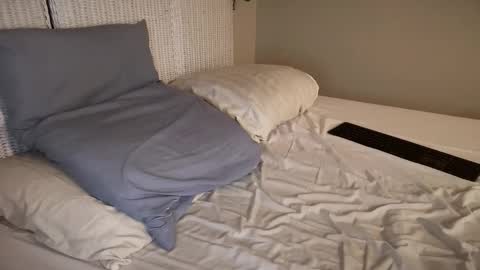 Snapshot of slut_slave_cfnm chatting on 01/10/26, 05:15 slut online show from 01/10/26, 05:15