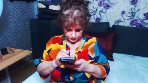 slutihmami online show from 11/10/25, 07:40