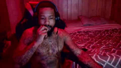 Snapshot of slutmeout007 chatting on 01/11/26, 12:32 KingTarzan online show from 01/11/26, 12:32