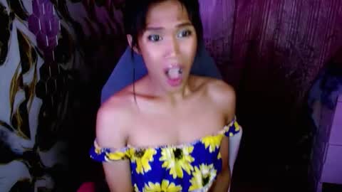 Snapshot of slutqueen_raz chatting on 04/01/26, 03:29 Raz online show from 04/01/26, 03:29