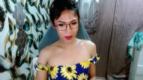 Snapshot of slutqueen_raz chatting on 04/02/26, 07:06 Raz online show from 04/02/26, 07:06