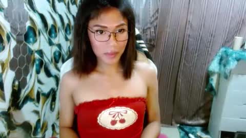 Snapshot of slutqueen_raz chatting on 04/03/26, 01:20 Raz online show from 04/03/26, 01:20