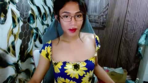 Snapshot of slutqueen_raz chatting on 04/14/26, 06:47 Raz online show from 04/14/26, 06:47