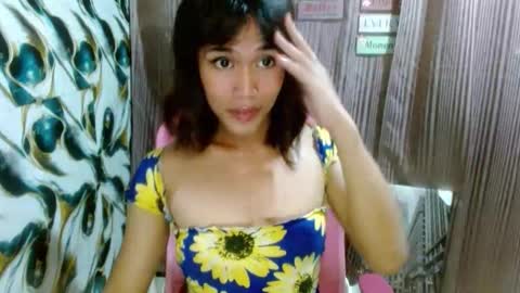 Snapshot of slutqueen_raz chatting on 05/28/26, 07:11 Raz online show from 05/28/26, 07:11
