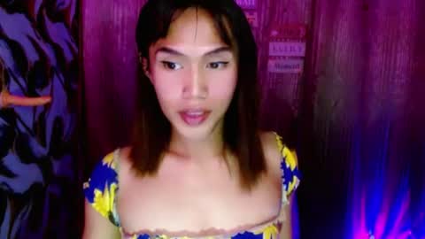 Snapshot of slutqueen_raz chatting on 06/14/26, 01:14 Raz online show from 06/14/26, 01:14