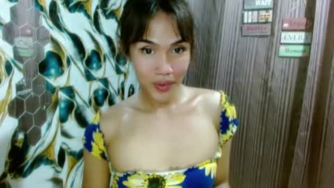 Snapshot of slutqueen_raz chatting on 06/27/26, 01:06 Raz online show from 06/27/26, 01:06