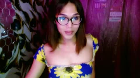 Snapshot of slutqueen_raz chatting on 07/04/26, 06:03 Raz online show from 07/04/26, 06:03