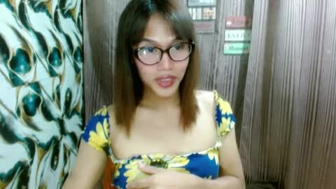 Snapshot of slutqueen_raz chatting on 07/05/26, 12:34 Raz online show from 07/05/26, 12:34