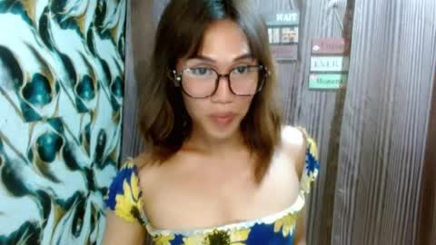 Snapshot of slutqueen_raz chatting on 07/18/26, 12:48 Raz online show from 07/18/26, 12:48