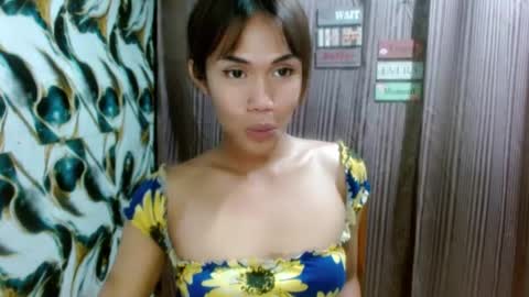 Snapshot of slutqueen_raz chatting on 07/22/26, 01:52 Raz online show from 07/22/26, 01:52