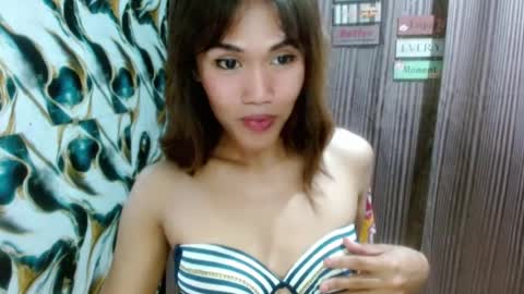 Snapshot of slutqueen_raz chatting on 07/24/26, 10:46 Raz online show from 07/24/26, 10:46