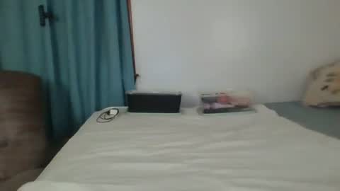 Snapshot of sluttamer72 chatting on 03/26/26, 01:44 Jade and Thomas online show from 03/26/26, 01:44