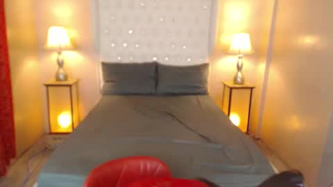 mia online show from 12/11/24, 09:01