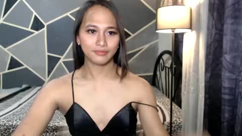 Snapshot of slutty_yesha chatting on 12/23/24, 03:18 Slutty yesha online show from 12/23/24, 03:18