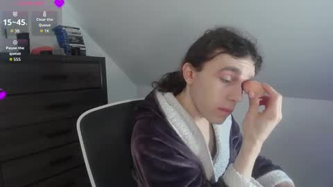 Snapshot of sluttyhorrorparty chatting on 03/18/26, 04:10 Natsu online show from 03/18/26, 04:10