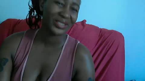 Snapshot of sluttylaura18 chatting on 01/28/25, 07:11 sluttylaura18 online show from 01/28/25, 07:11