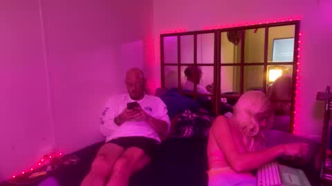 Snapshot of sluttysc0ut chatting on 11/11/25, 03:39 Scout online show from 11/11/25, 03:39