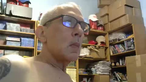 Snapshot of sluttyslave81 chatting on 05/08/26, 03:56 sluttyslave81 online show from 05/08/26, 03:56