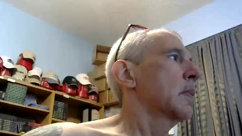 Snapshot of sluttyslave81 chatting on 05/20/26, 07:36 sluttyslave81 online show from 05/20/26, 07:36