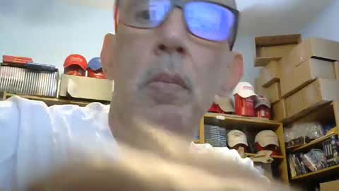 Snapshot of sluttyslave81 chatting on 06/02/26, 02:41 sluttyslave81 online show from 06/02/26, 02:41