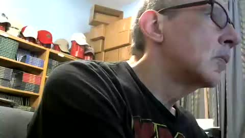 Snapshot of sluttyslave81 chatting on 06/09/26, 05:30 sluttyslave81 online show from 06/09/26, 05:30