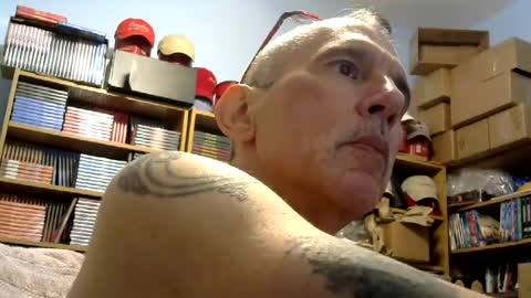 Snapshot of sluttyslave81 chatting on 06/20/26, 07:00 sluttyslave81 online show from 06/20/26, 07:00