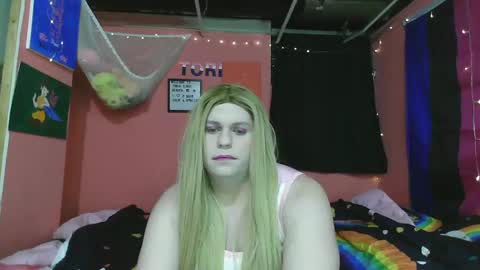 Tori Smith online show from 02/04/25, 06:04