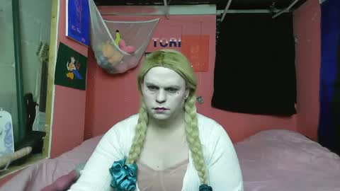 Tori Smith online show from 02/11/25, 05:16