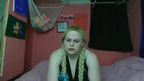 Tori Smith online show from 02/12/25, 05:37