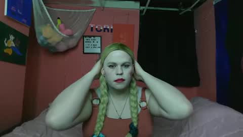 Tori Smith online show from 02/15/25, 05:30