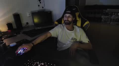 Snapshot of slwdn chatting on 01/20/25, 12:46 SlowDown online show from 01/20/25, 12:46