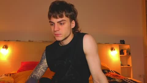 Snapshot of sly_gus chatting on 06/01/26, 10:11 Gus online show from 06/01/26, 10:11
