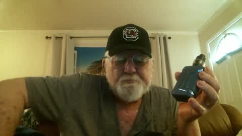 Snapshot of slydevi1 chatting on 10/13/25, 09:37 Slydevil online show from 10/13/25, 09:37