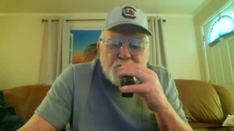 Snapshot of slydevi1 chatting on 10/17/25, 08:44 Slydevil online show from 10/17/25, 08:44