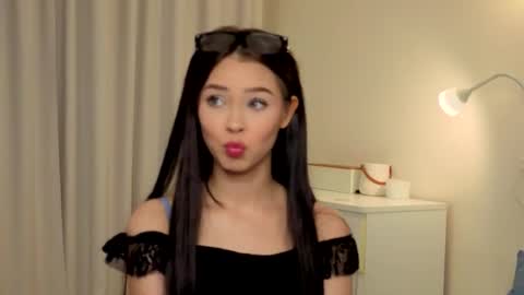 Lily online show from 10/10/25, 01:32