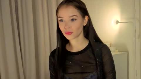 Lily online show from 11/06/25, 01:12