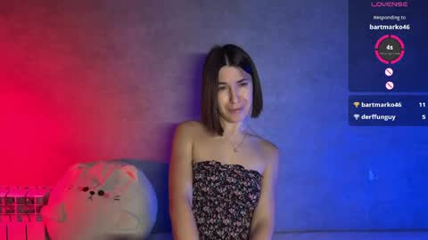 Snapshot of smaillev chatting on 03/20/26, 08:14 Melani online show from 03/20/26, 08:14