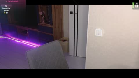 Emily online show from 12/04/25, 08:39