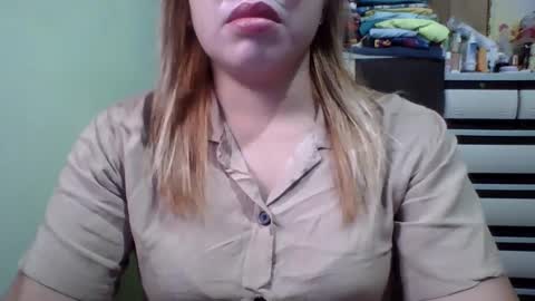 Snapshot of small_boobs59 chatting on 02/11/25, 08:37 Lovewella online show from 02/11/25, 08:37