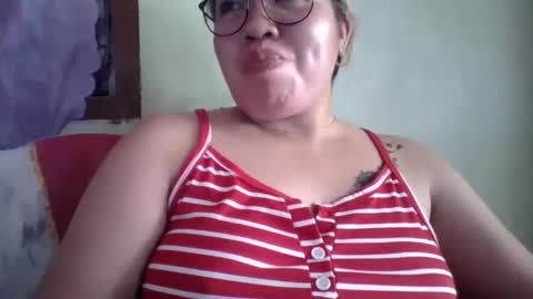 Snapshot of small_boobs59 chatting on 09/25/25, 03:32 Lovewella online show from 09/25/25, 03:32