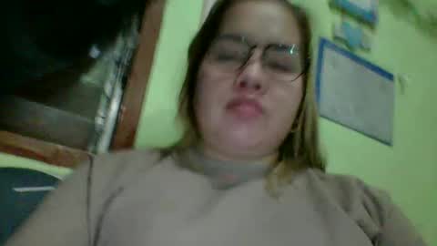 Snapshot of small_boobs59 chatting on 03/27/26, 02:39 Lovewella online show from 03/27/26, 02:39