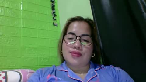 Snapshot of small_boobs59 chatting on 03/30/26, 12:39 Lovewella online show from 03/30/26, 12:39