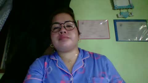 Snapshot of small_boobs59 chatting on 03/31/26, 03:52 Lovewella online show from 03/31/26, 03:52